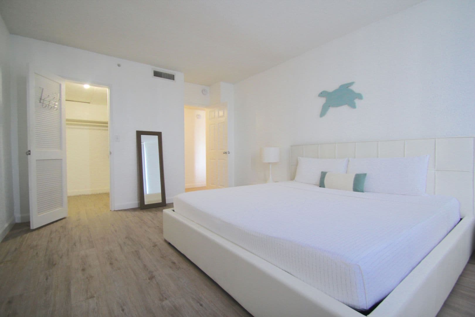Miami Beach House: 1500 Bay Road