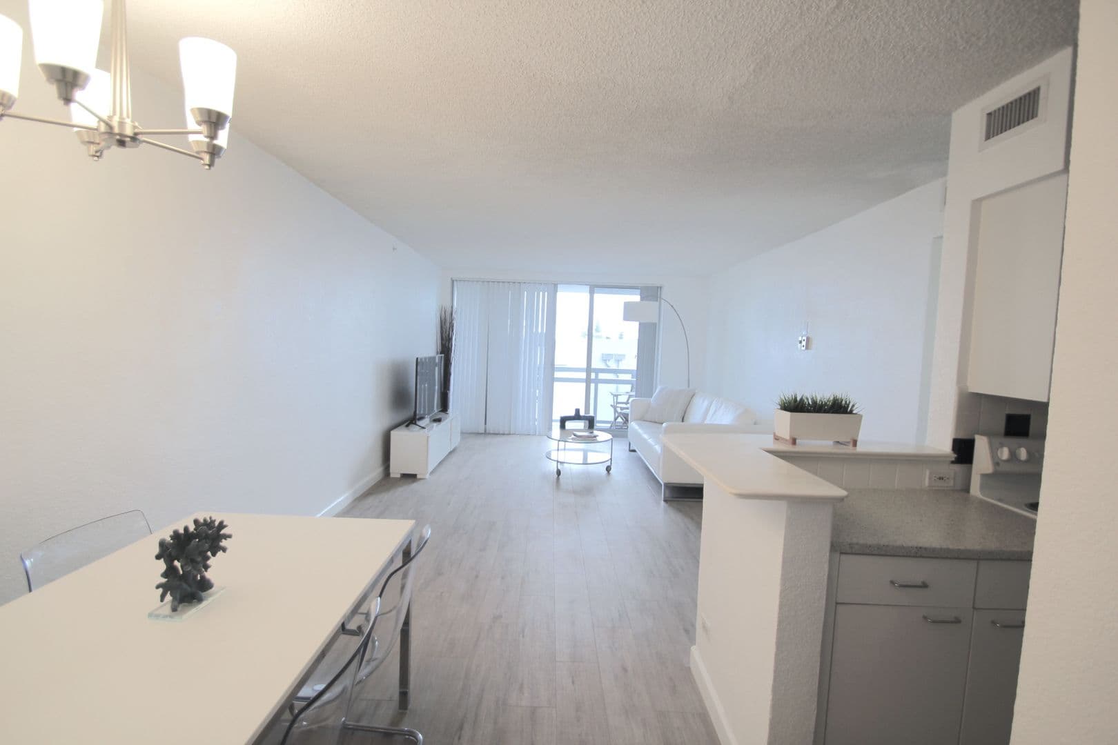 Miami Beach House: 1500 Bay Road