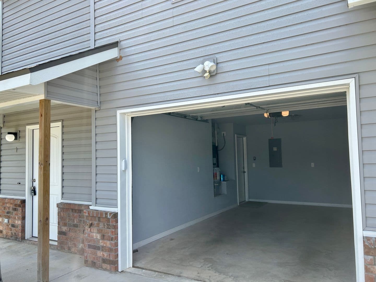 Rogers Apartment: 624 N 6th Street