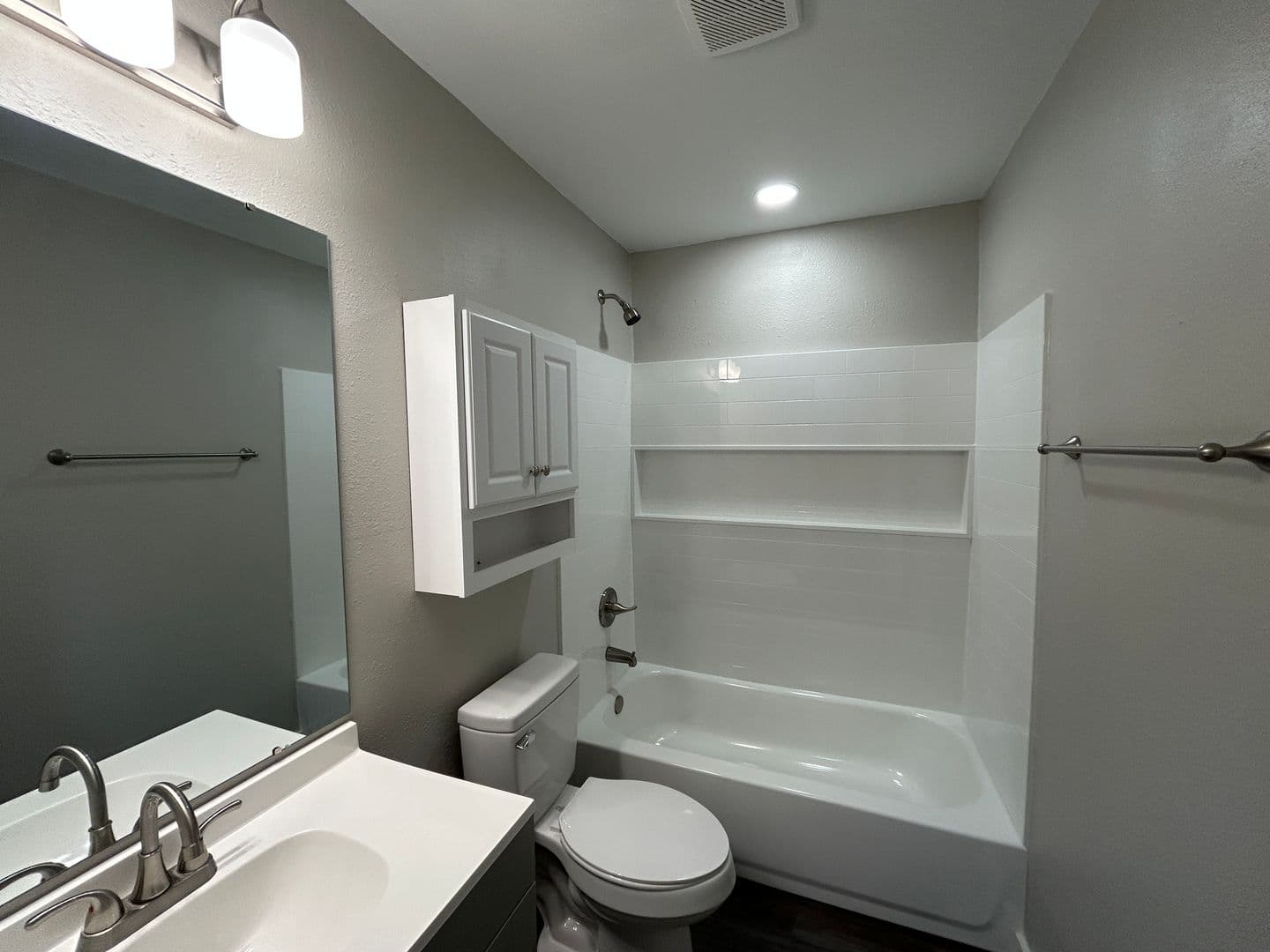 Rogers Apartment: 612 N 6th Street