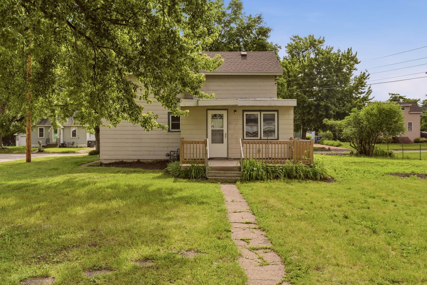 La Crosse House: 2737 Hamilton St