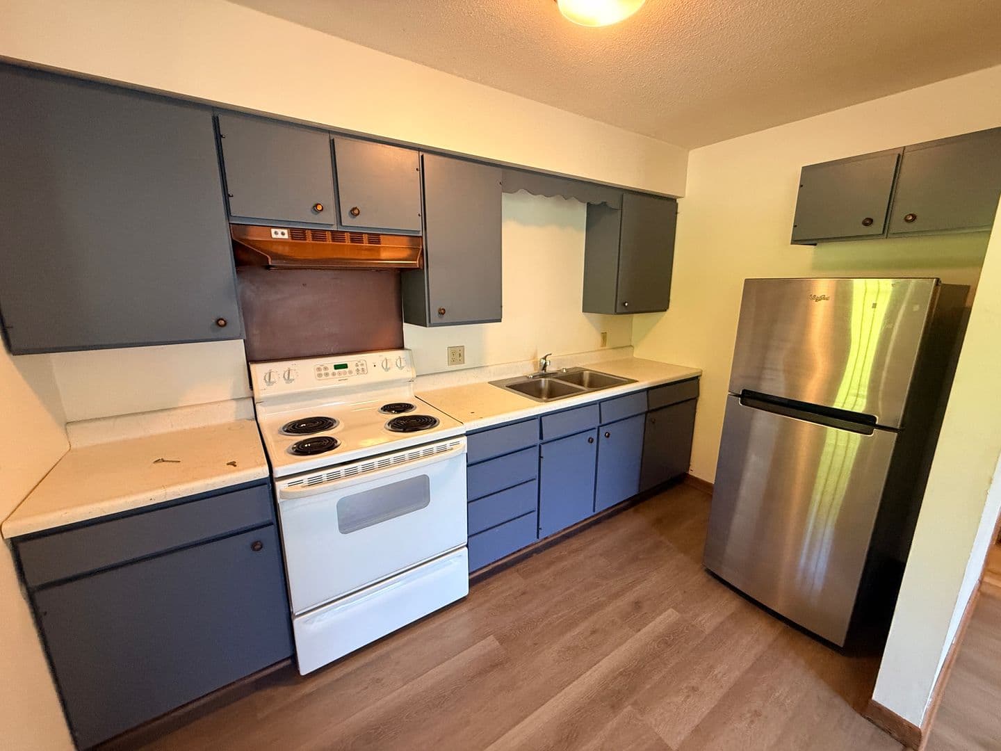 La Crosse Apartment: 3411-3427 Elm Dr