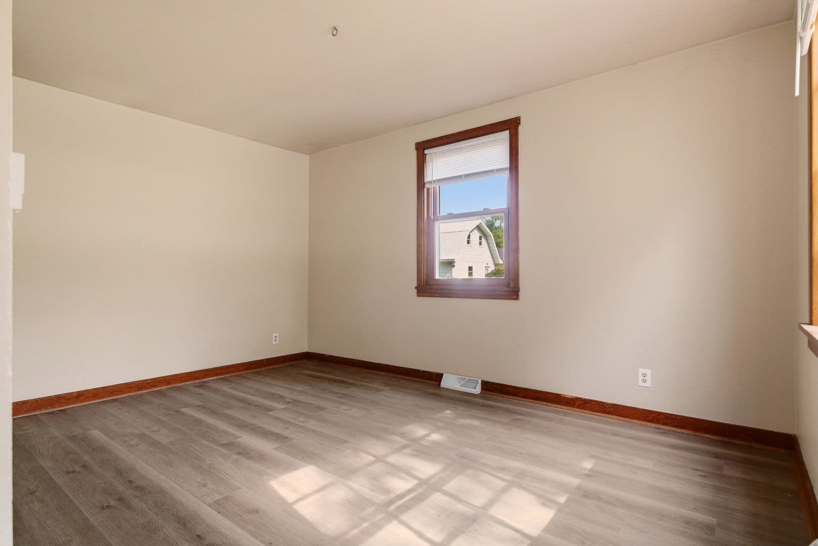 La Crosse House: 2737 Hamilton St