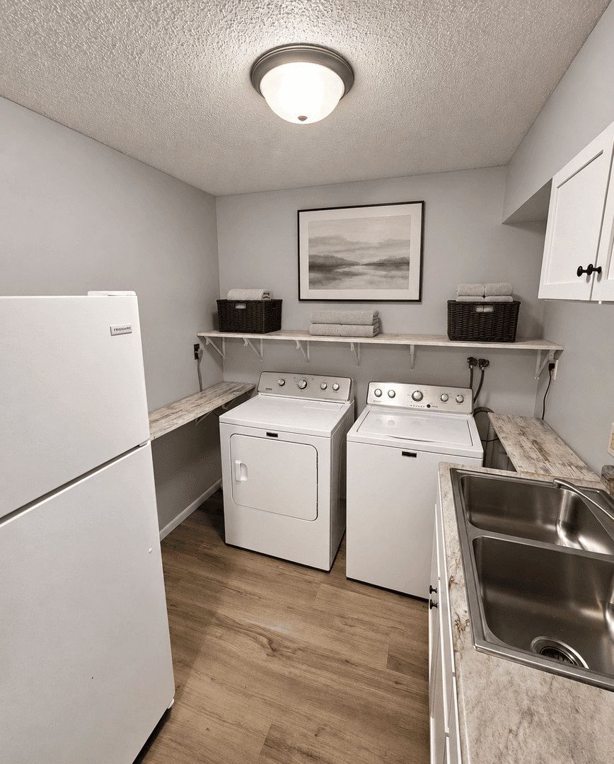 St Charles Apartment: 1112 Oakview Drive