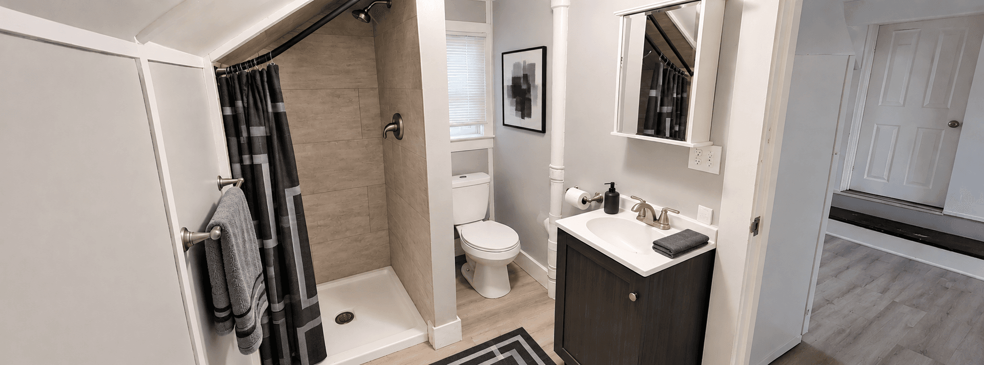 La Crosse Apartment: 1305-1307 Avon St