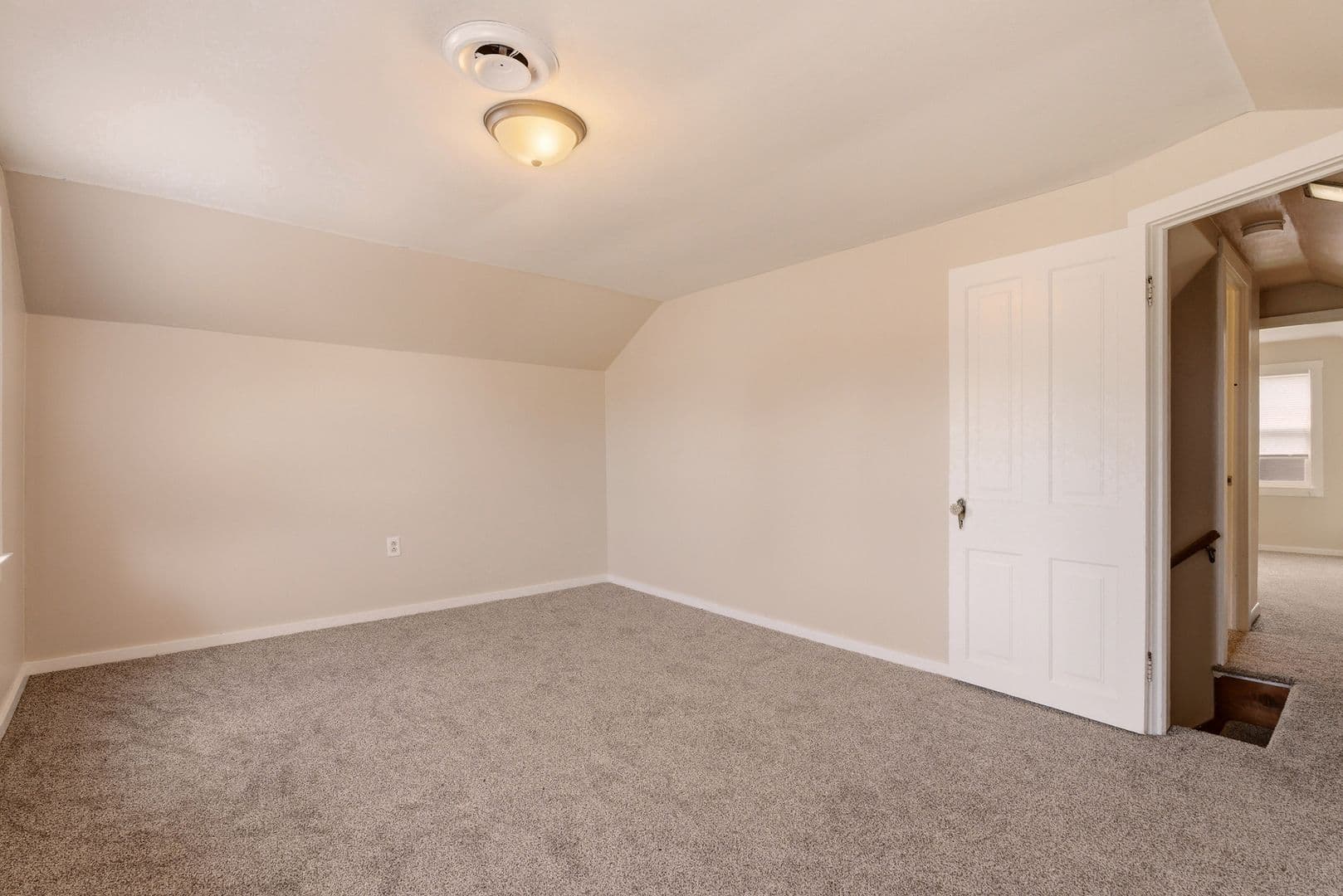 La Crosse House: 2737 Hamilton St