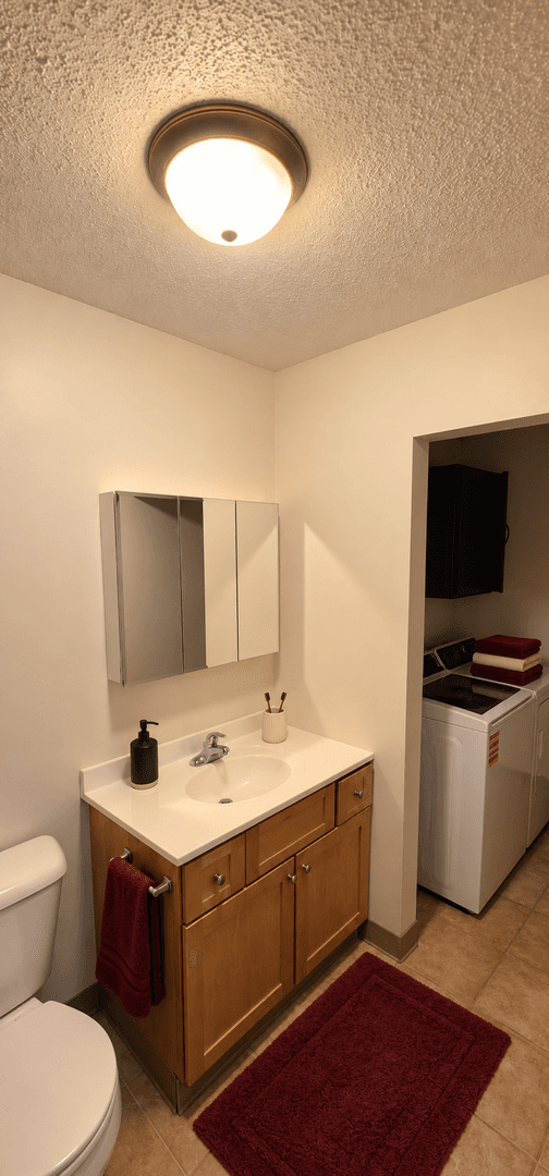 St Charles Apartment: 1160 Oakview Drive