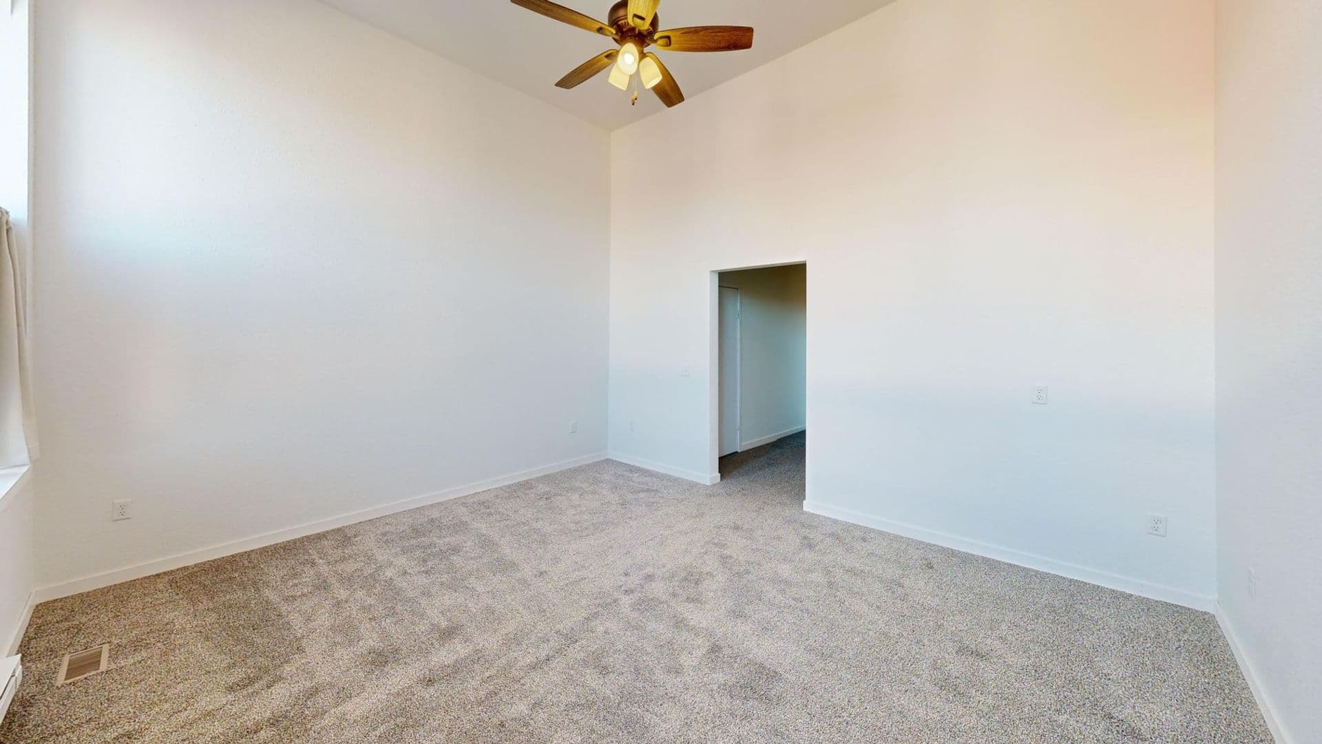Sparta Apartment: 105-107 W Oak St