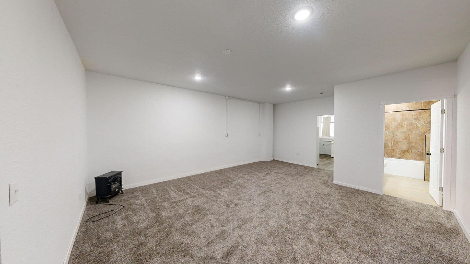 Sparta Apartment: 105-107 W Oak St
