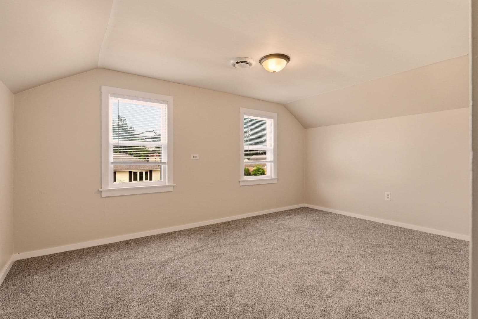 La Crosse House: 2737 Hamilton St