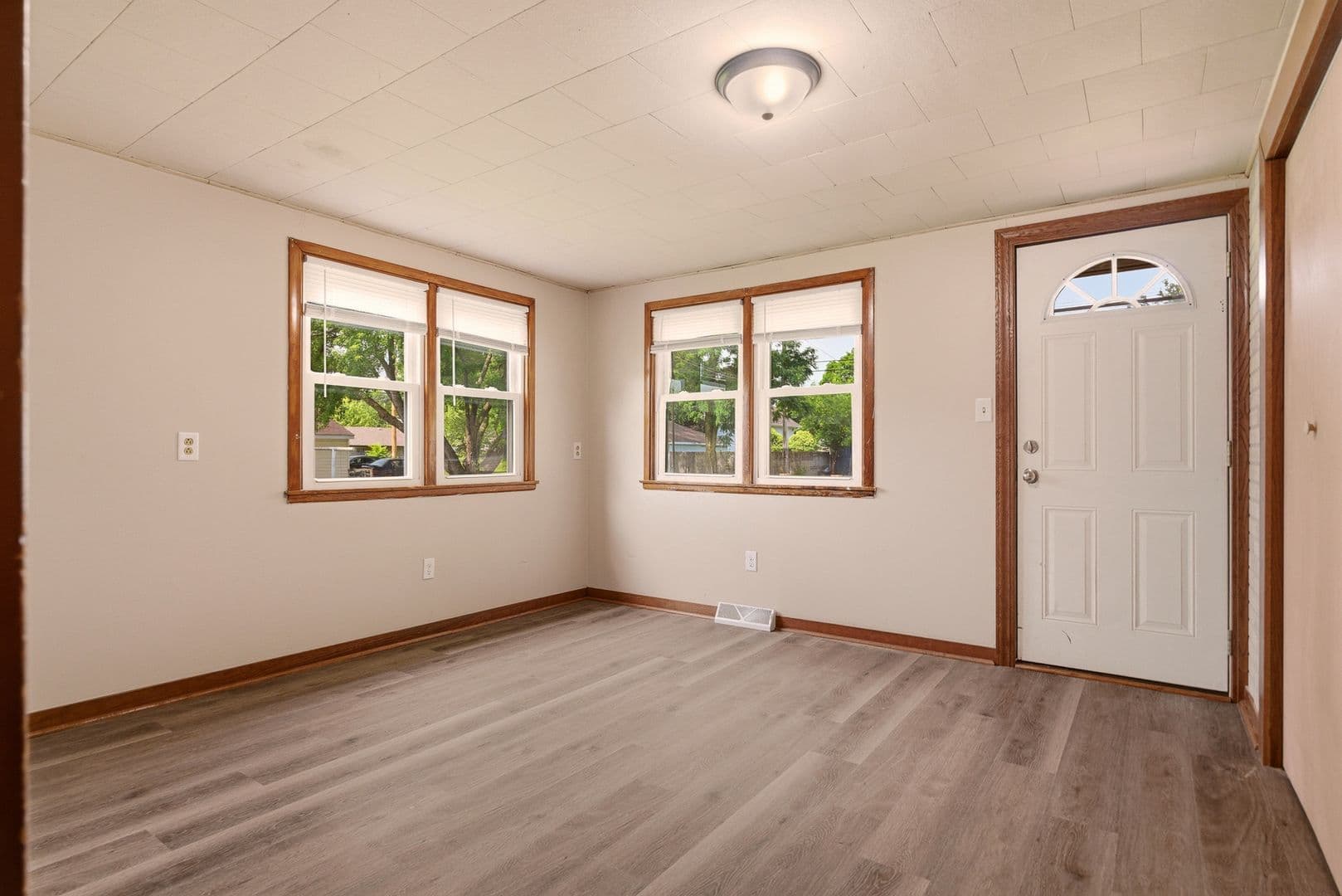 La Crosse House: 2737 Hamilton St