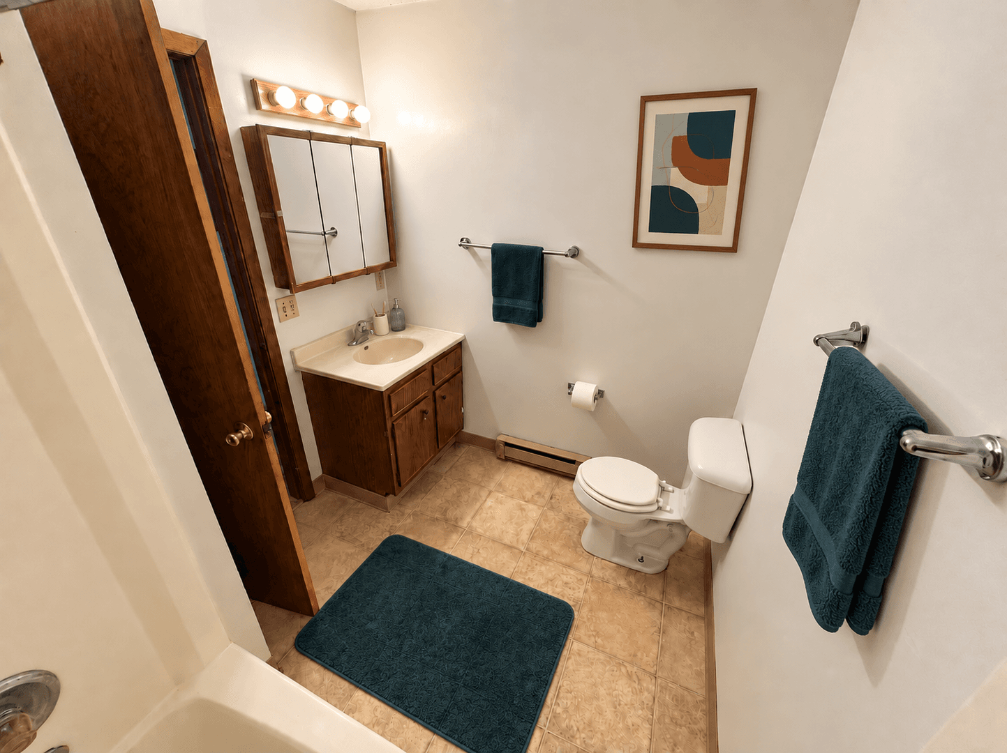 St Charles Apartment: 1097 Oakview Drive
