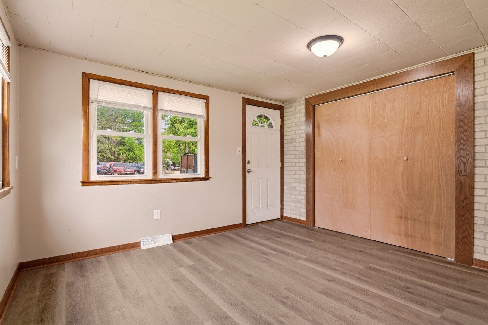 La Crosse House: 2737 Hamilton St