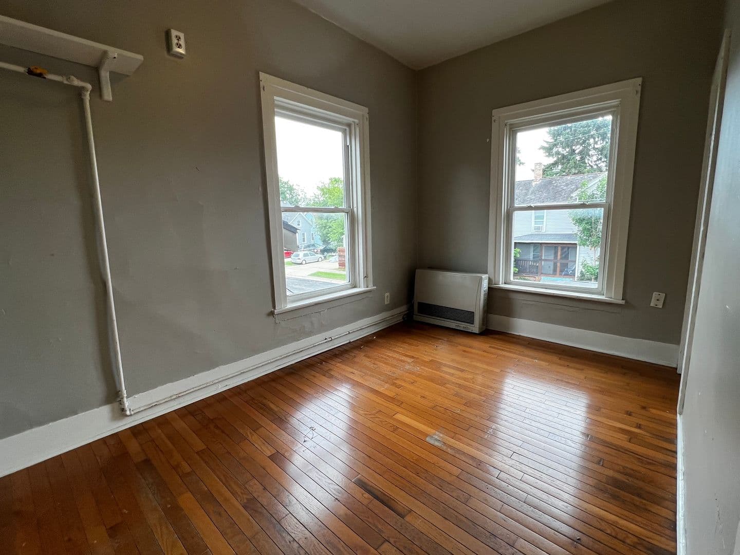 Watertown Apartment: 413 S 6th St