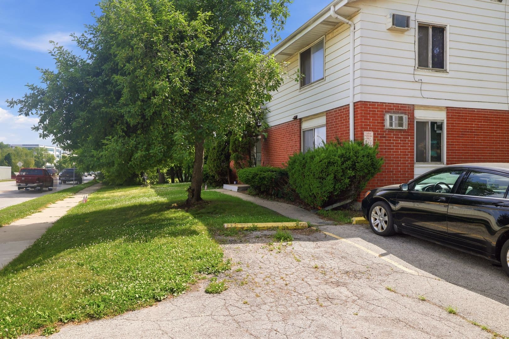 Waukesha Apartment: 720 E St Paul Ave