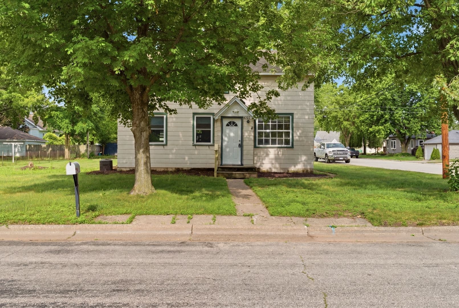 La Crosse House: 2737 Hamilton St