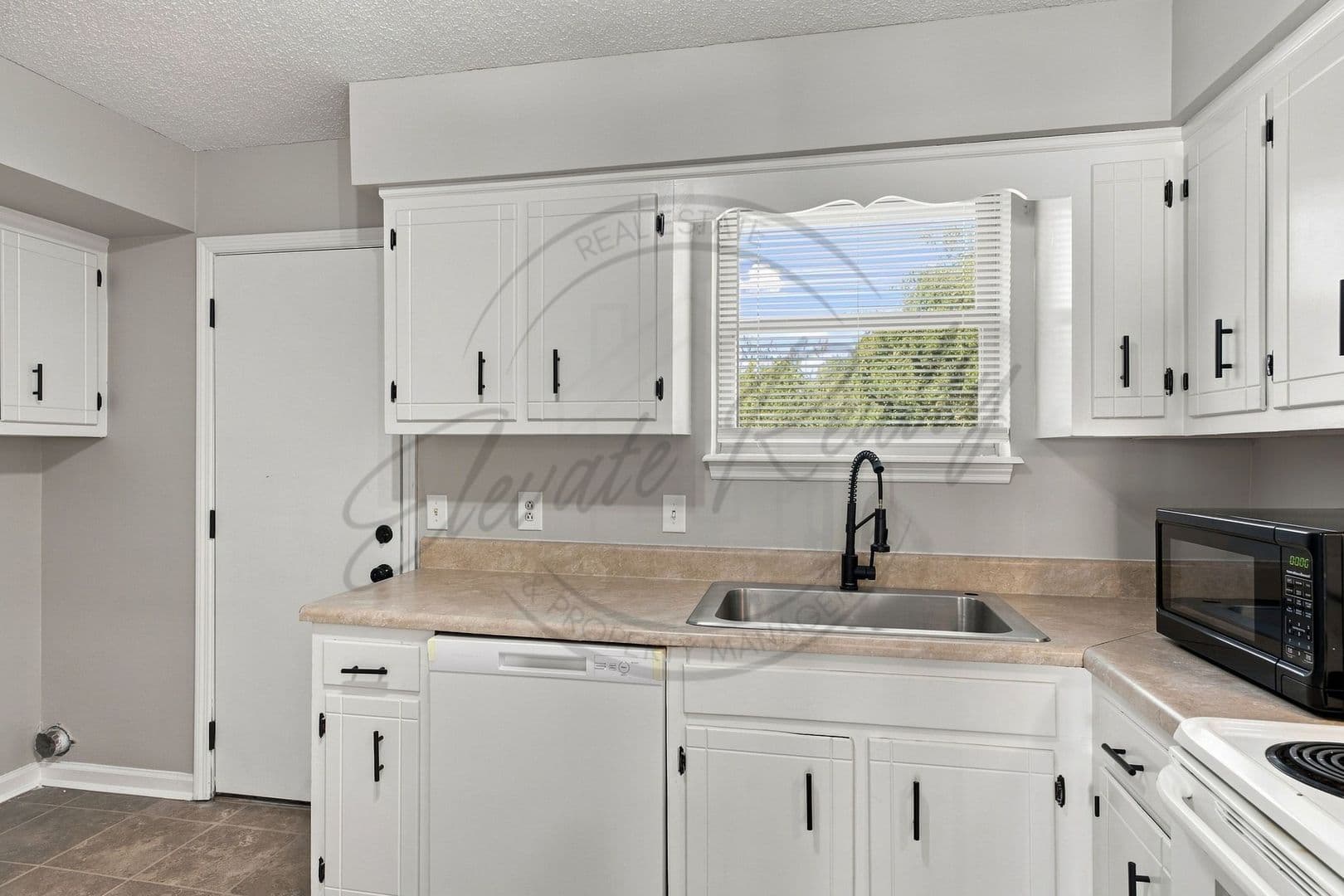 Hermitage Multiplex: 584 Tulip Grove Unit A