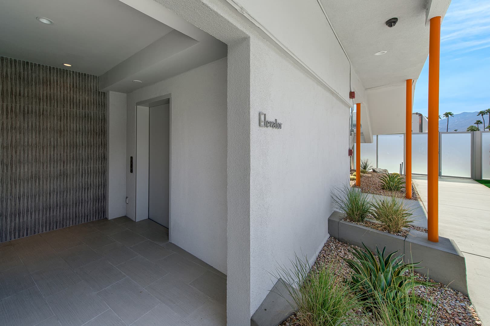 Palm Springs Apartment: 140 W. Via Lola