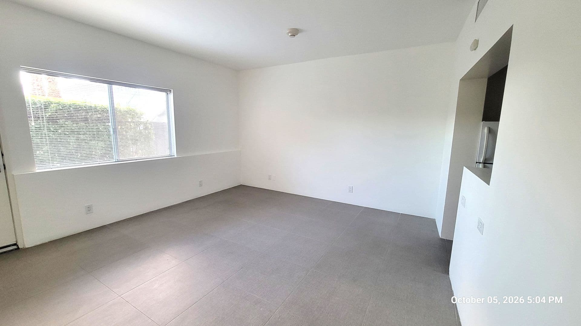 Palm Springs Apartment: 140 W. Via Lola