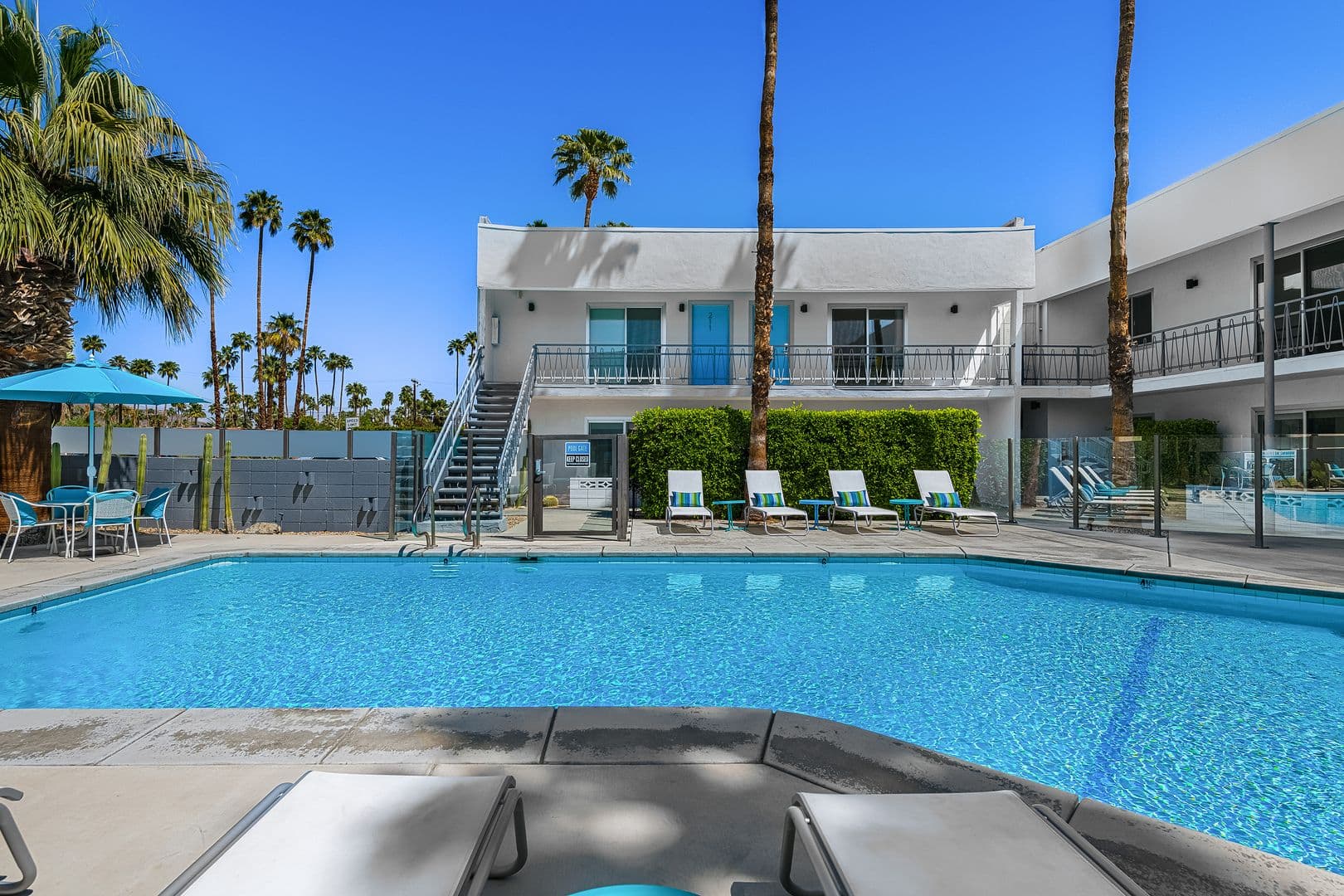 Palm Springs Apartment: 1530 E. Palm Canyon Dr.