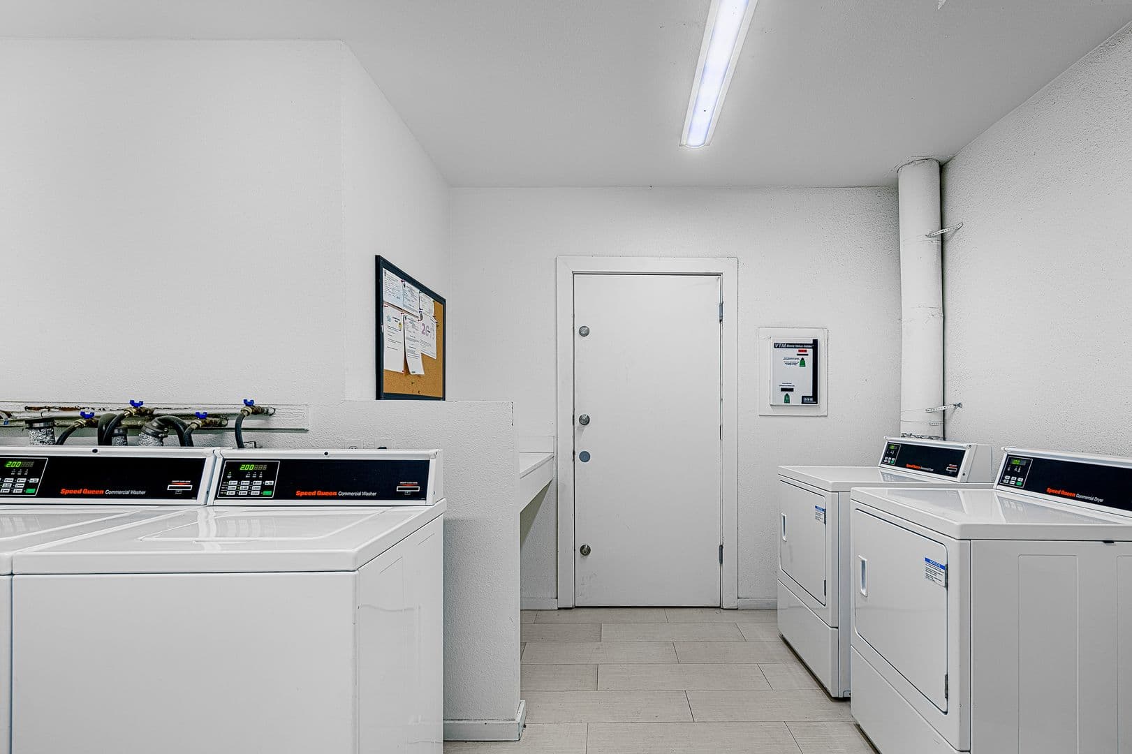Palm Springs Apartment: 1530 E. Palm Canyon Dr.