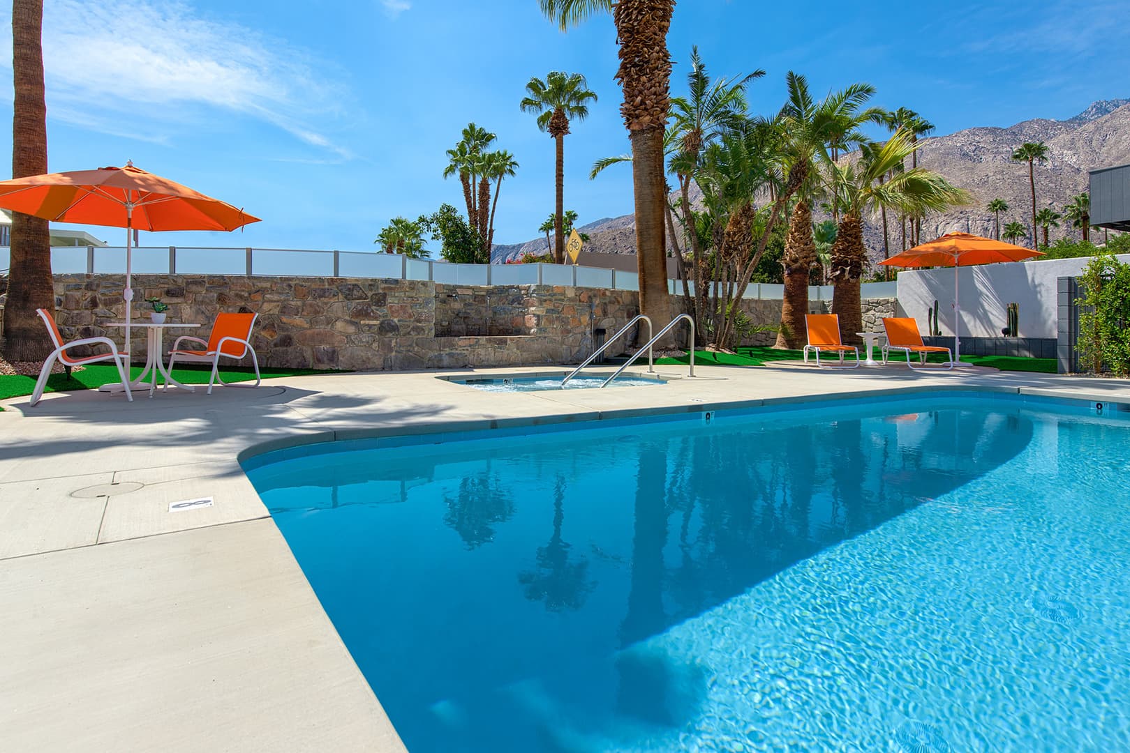 Palm Springs Apartment: 140 W. Via Lola