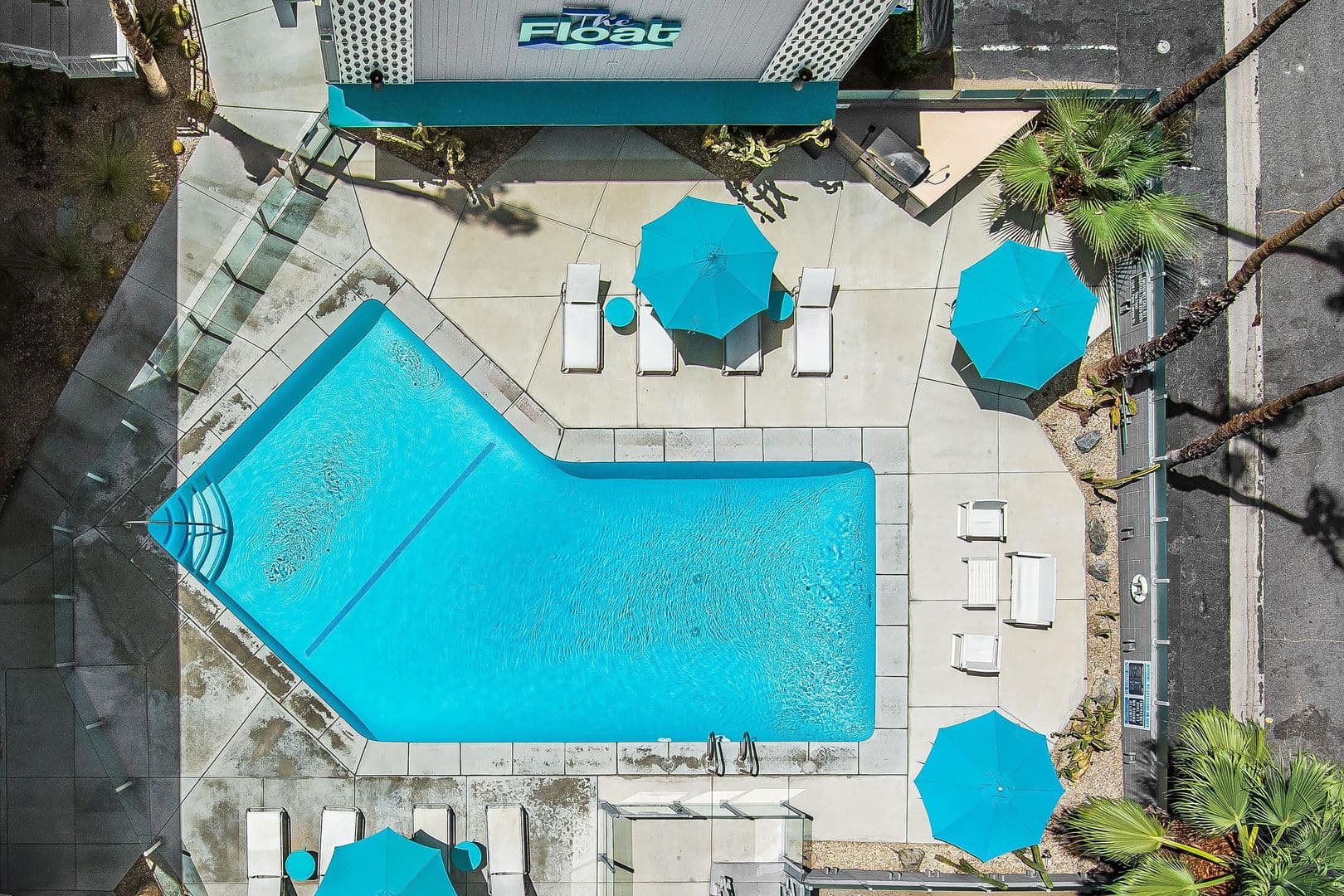 Palm Springs Apartment: 1530 E. Palm Canyon Dr.