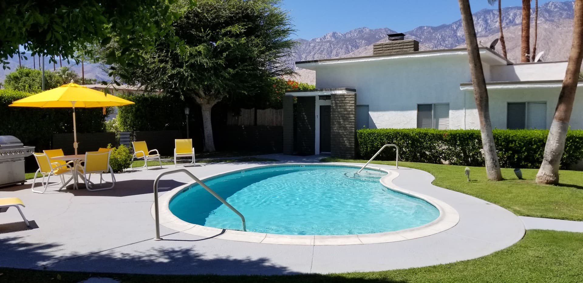 Palm Springs Apartment: 2970 Ranchero Dr