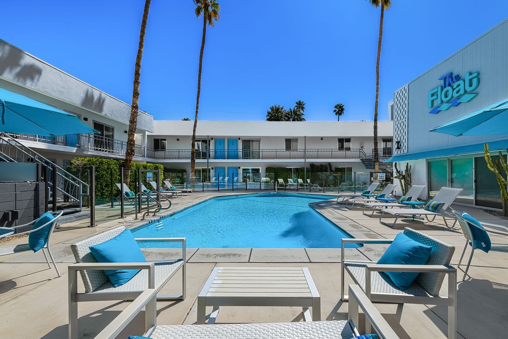Palm Springs Apartment: 1530 E. Palm Canyon Dr.
