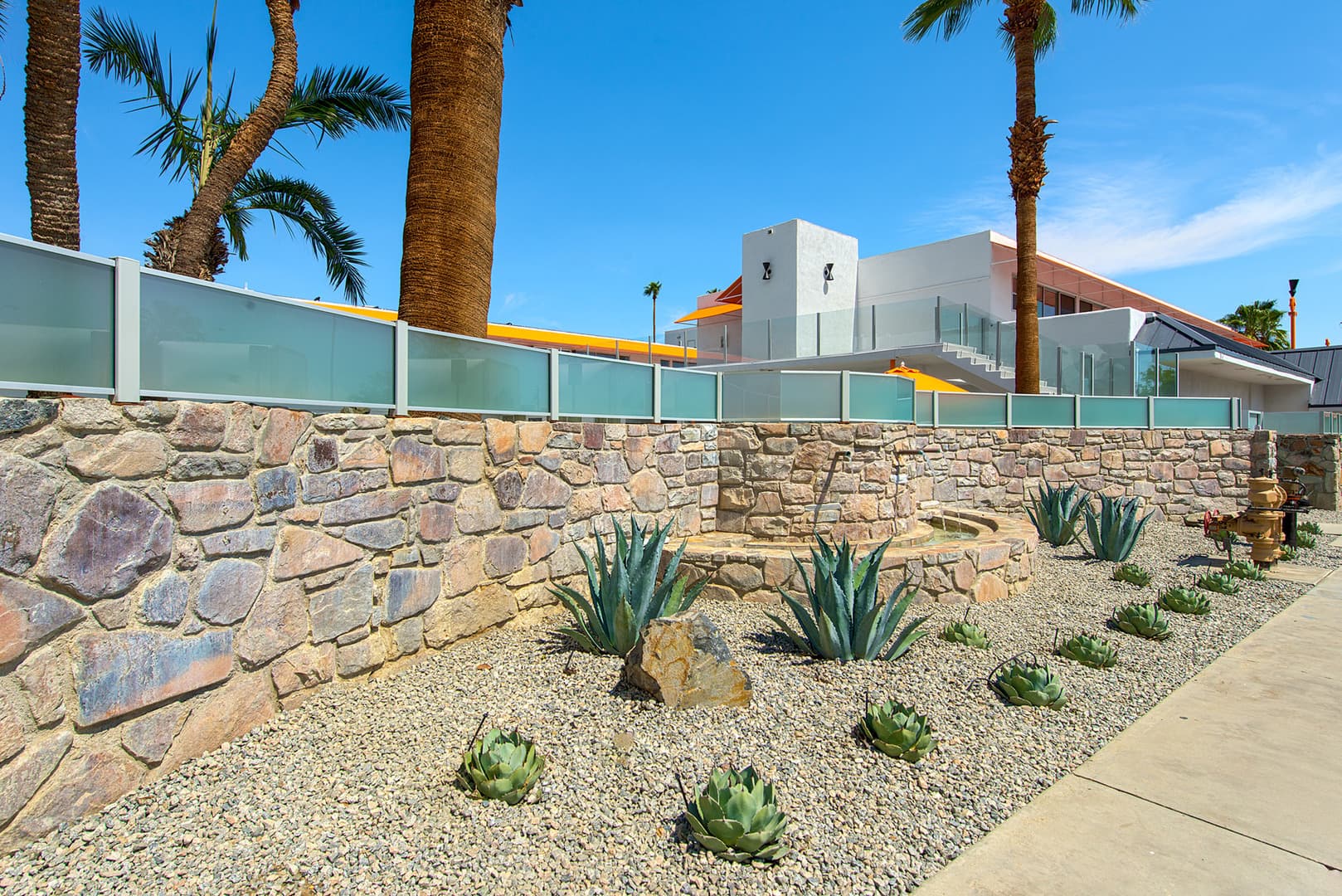 Palm Springs Apartment: 140 W. Via Lola