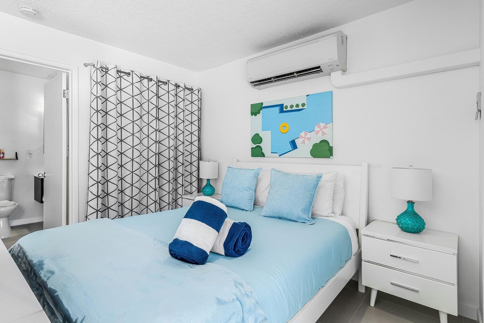 Palm Springs Apartment: 1530 E. Palm Canyon Dr.