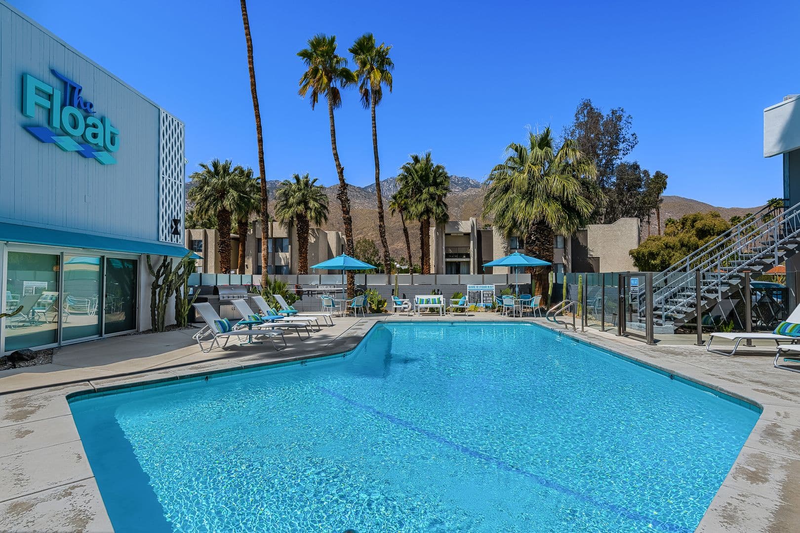 Palm Springs Apartment: 1530 E. Palm Canyon Dr.
