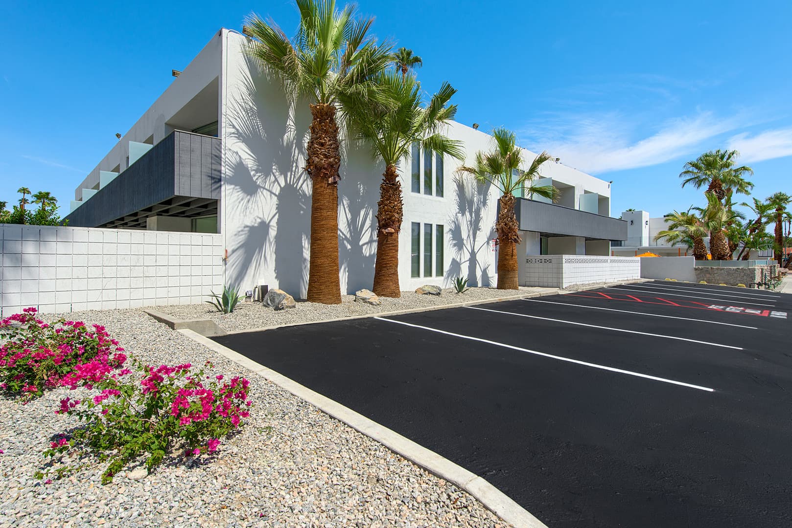 Palm Springs Apartment: 140 W. Via Lola