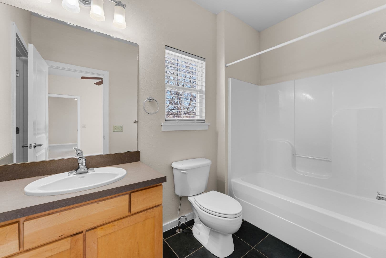 Fayetteville House: 40 E Maple Street #2