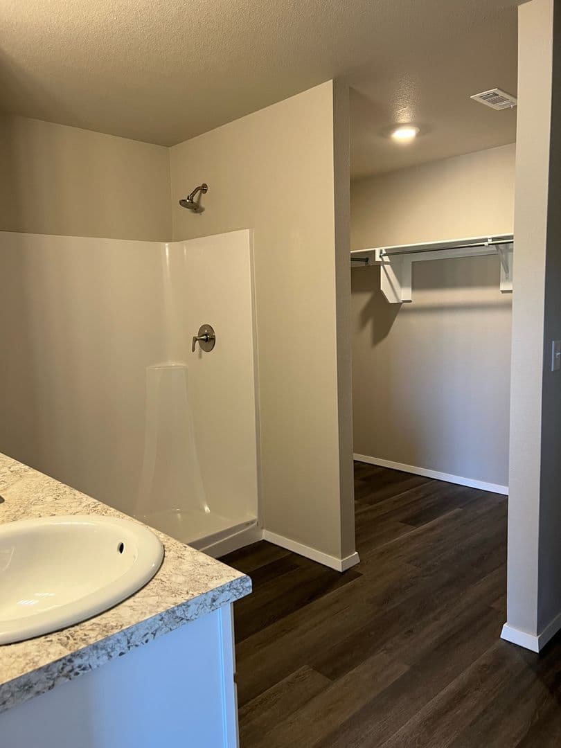 Siloam Springs House: 812 W Tanner Drive