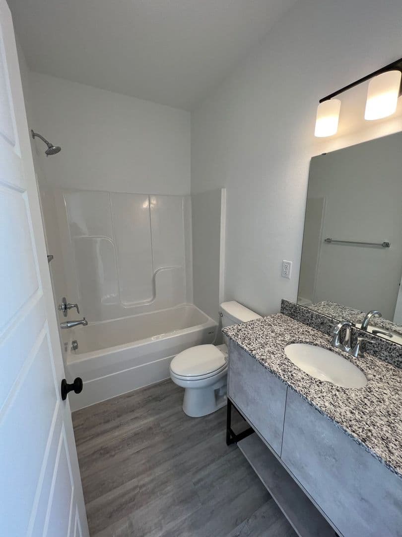 Centerton House: 1071 Ventnor Avenue