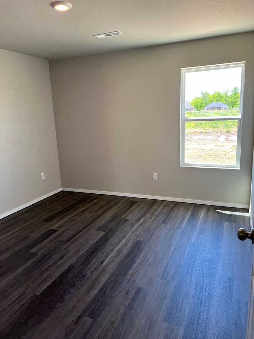 Siloam Springs House: 812 W Tanner Drive