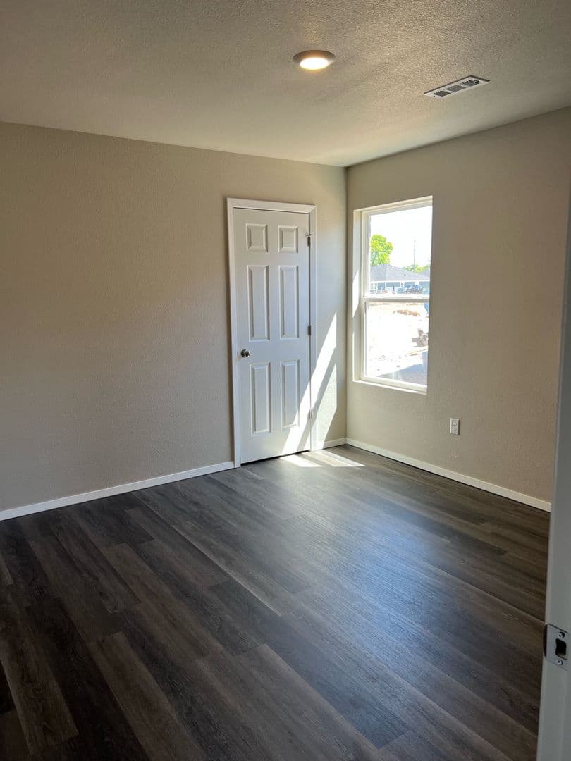 Siloam Springs House: 812 W Tanner Drive