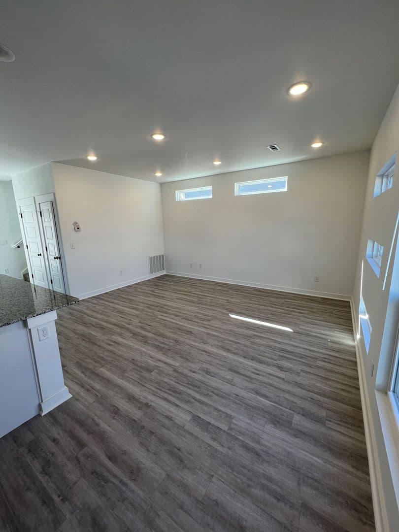 Centerton House: 1071 Ventnor Avenue