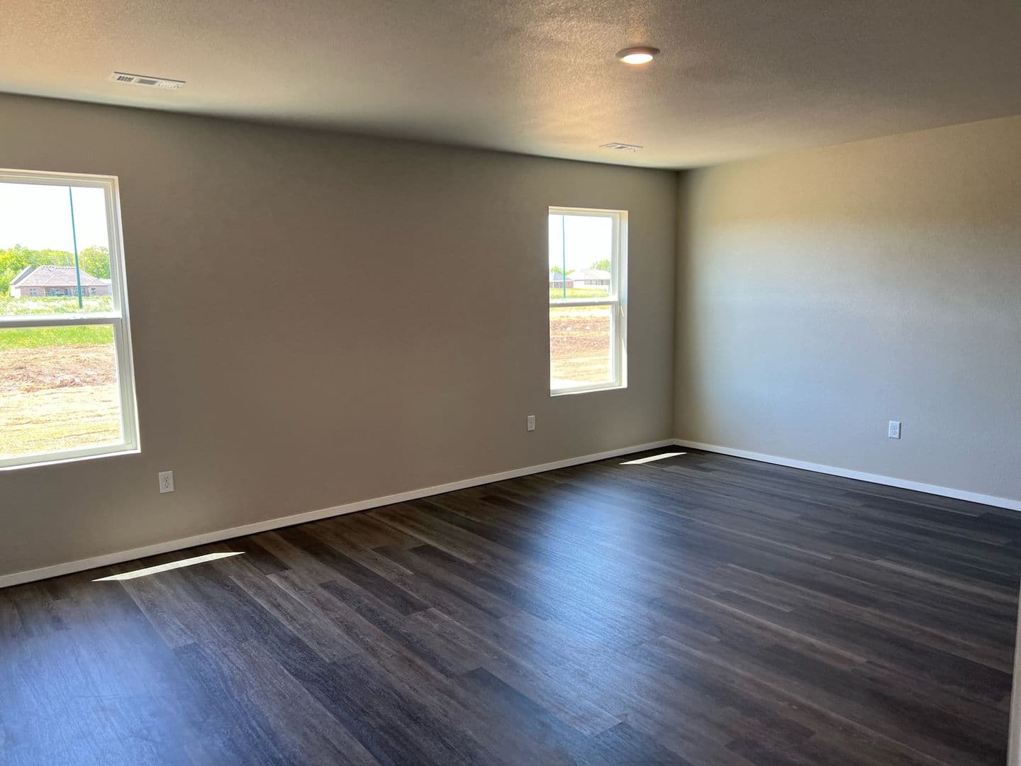 Siloam Springs House: 812 W Tanner Drive