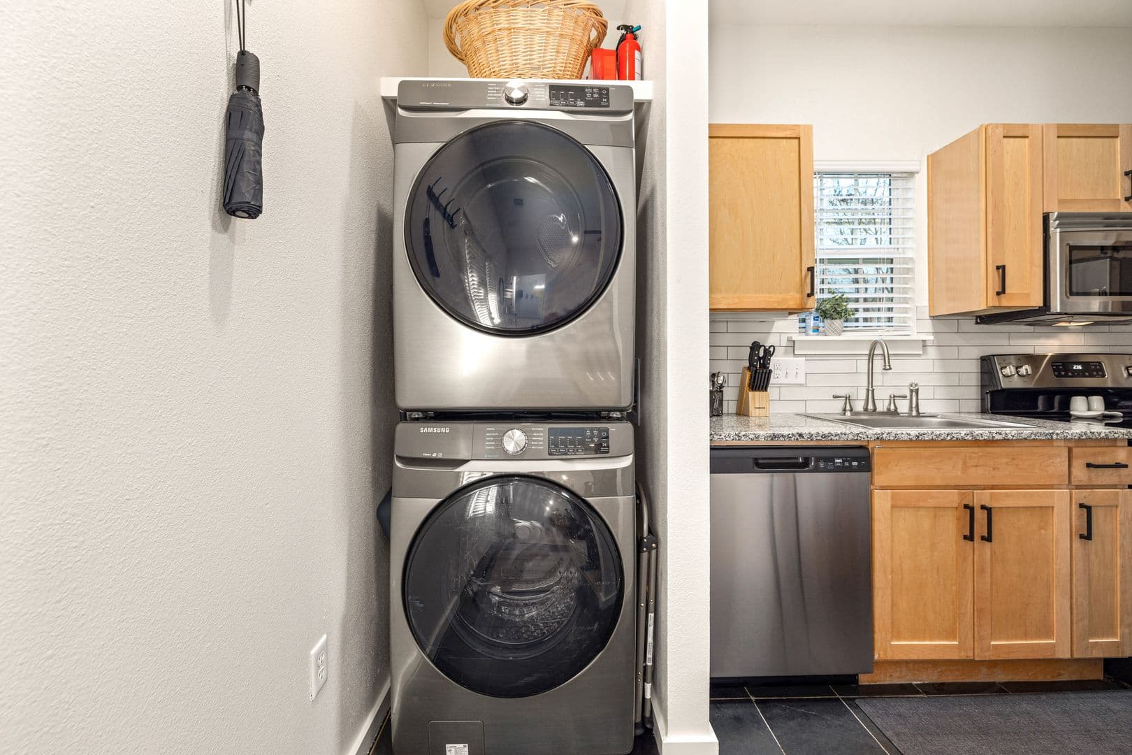 Fayetteville House: 40 E. Maple Street #1