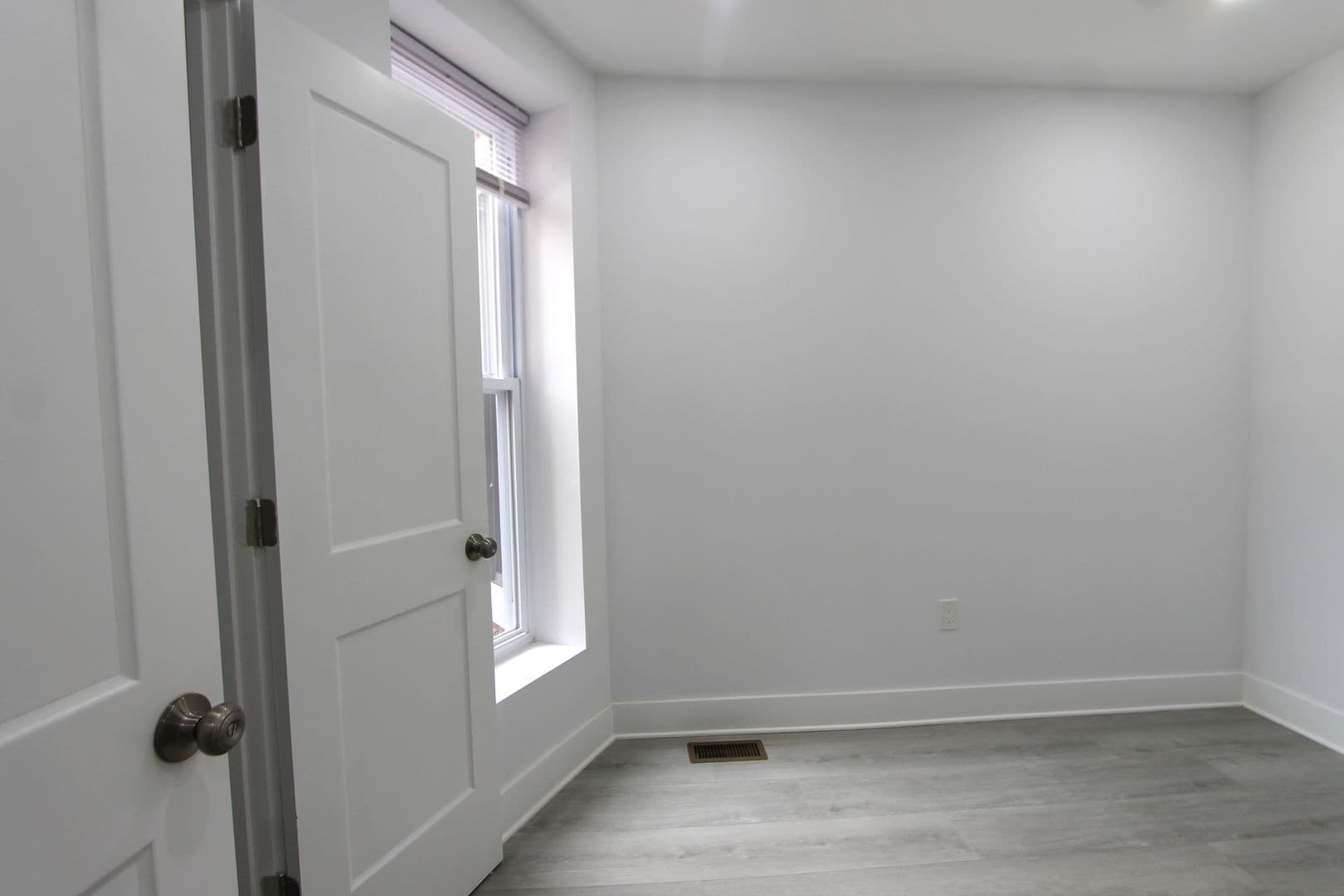 Philadelphia Apartment: 103 East Coulter Street