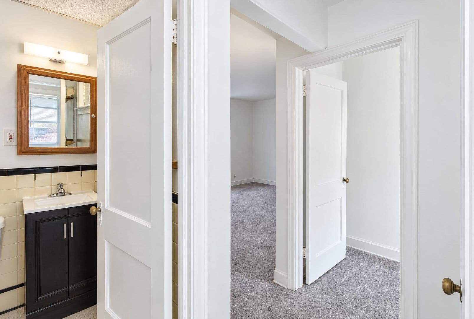 Philadelphia Apartment: 510 S Pleasant Place