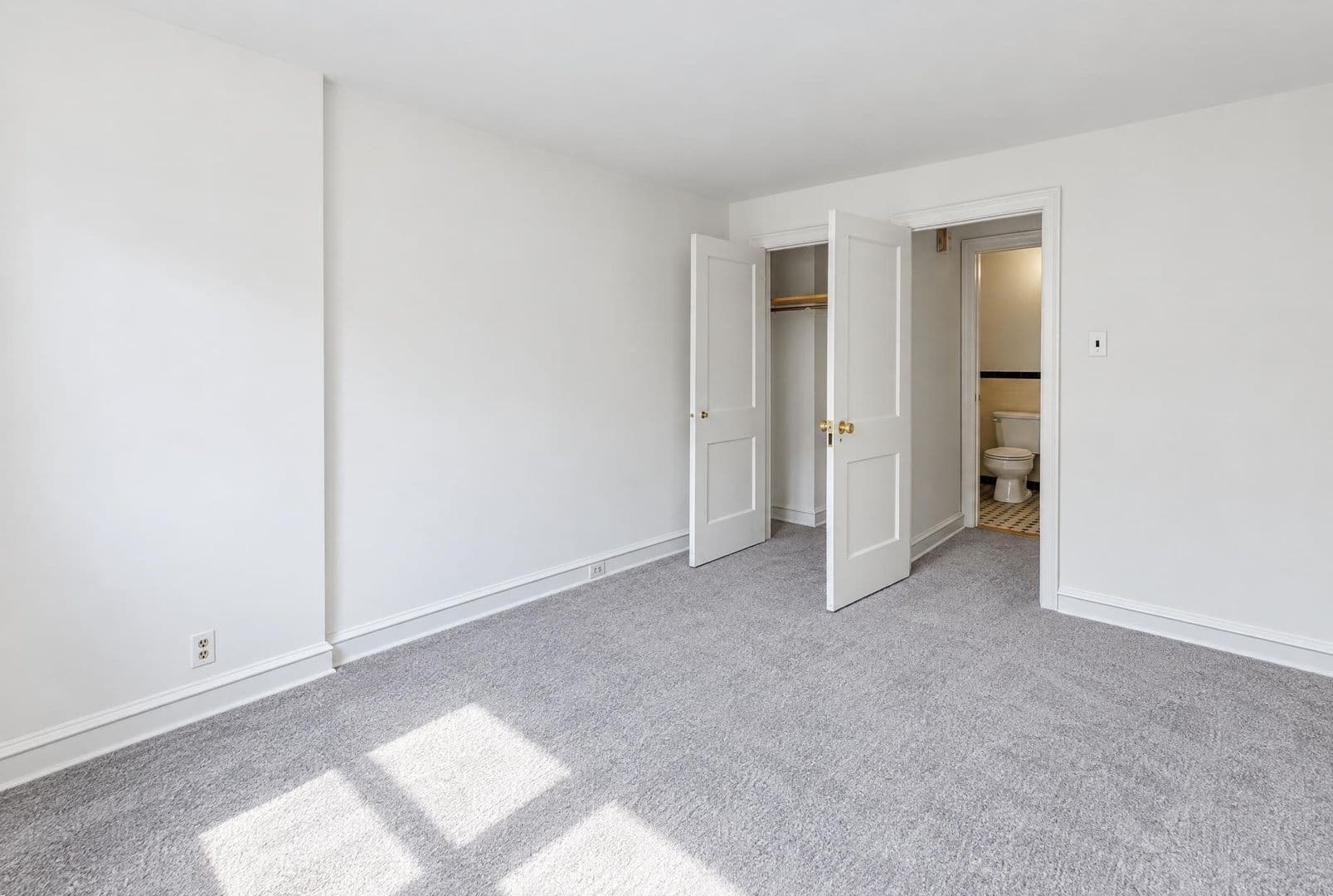 Philadelphia Apartment: 510 S Pleasant Place