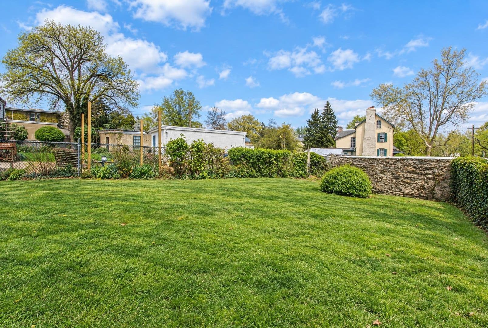 Philadelphia Apartment: 8107 Germantown Avenue