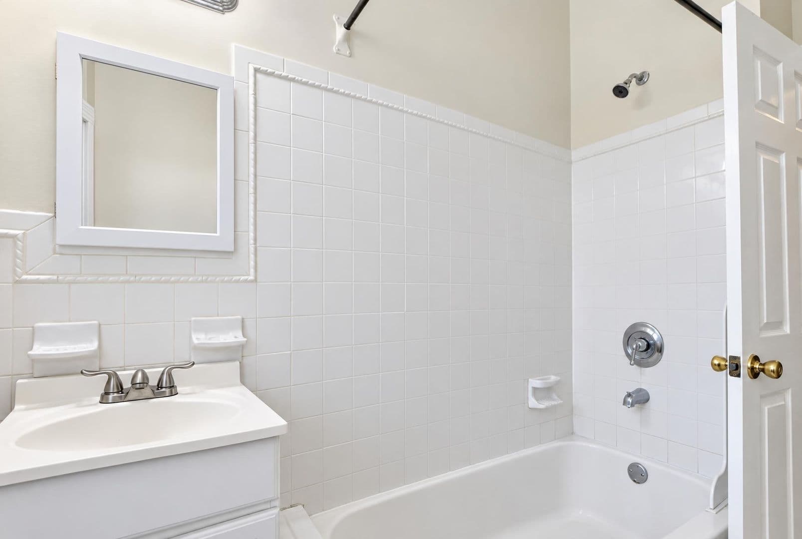 Philadelphia Apartment: 13-15 East Upsal Street