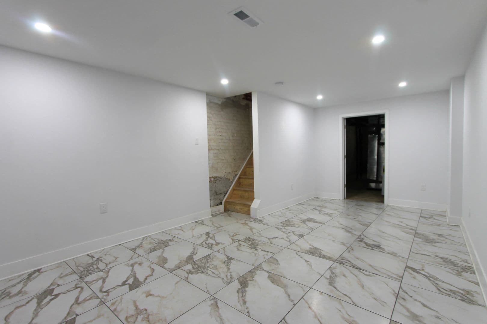 Philadelphia Apartment: 103 East Coulter Street