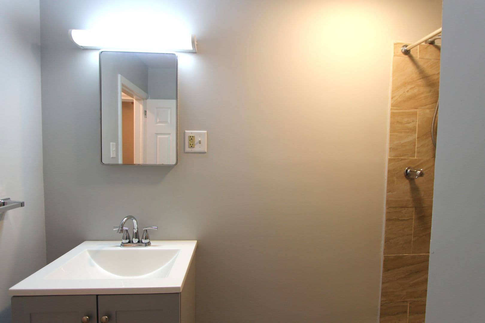 Philadelphia Apartment: 5028 Wayne Avenue