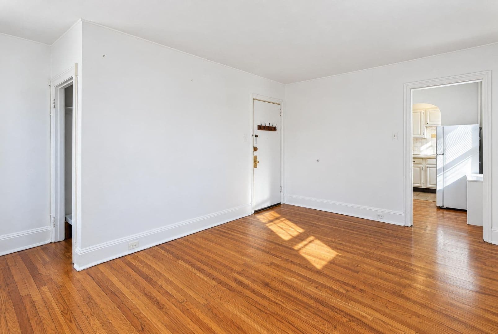 Philadelphia Apartment: 8107 Germantown Avenue
