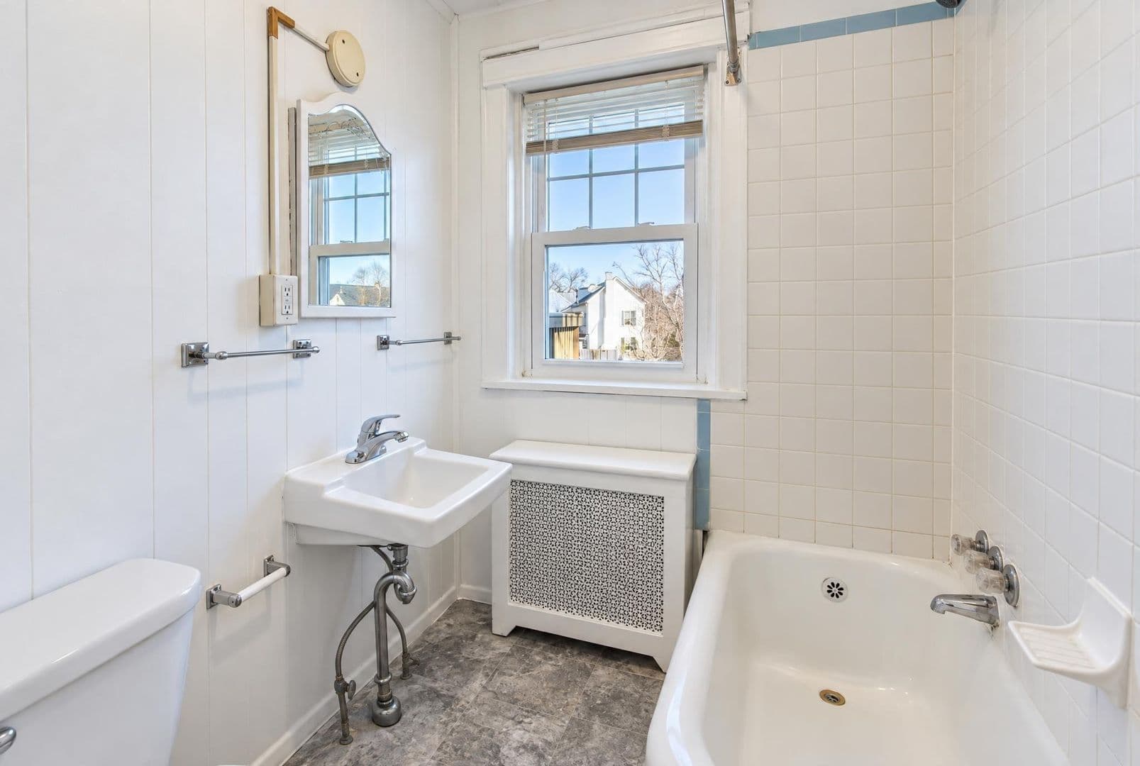 Philadelphia Apartment: 8107 Germantown Avenue